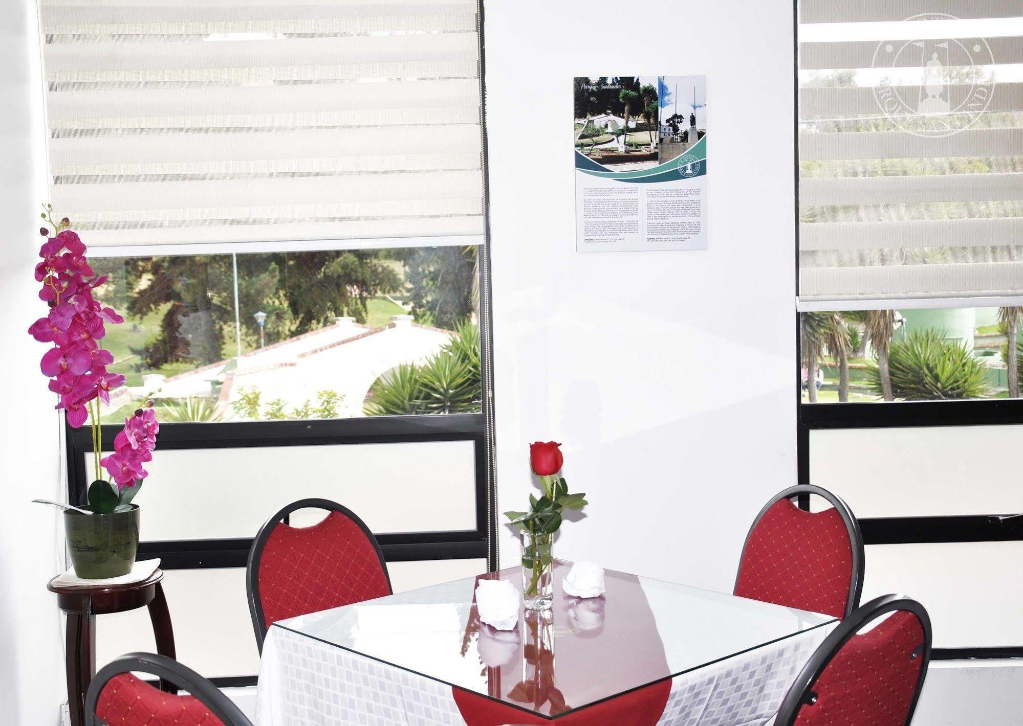 Hotel Parque Santander Tunja Exterior photo